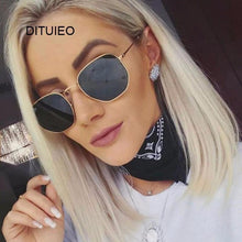 Load image into Gallery viewer, DITUIEO Women&#39;s Sunglasses - Sunglass Associates